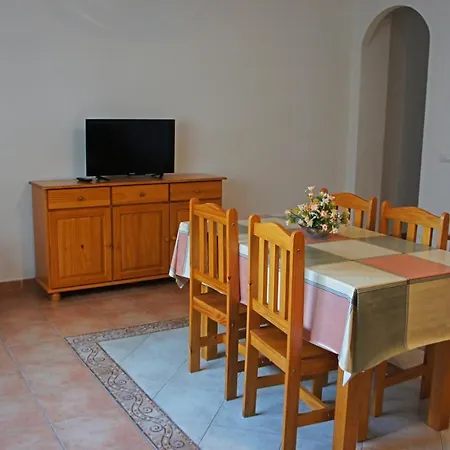 Apartahotel Albanta *